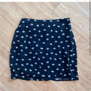 Abercrombie Black Daisy Mini Skirt With Side Slit • NWT